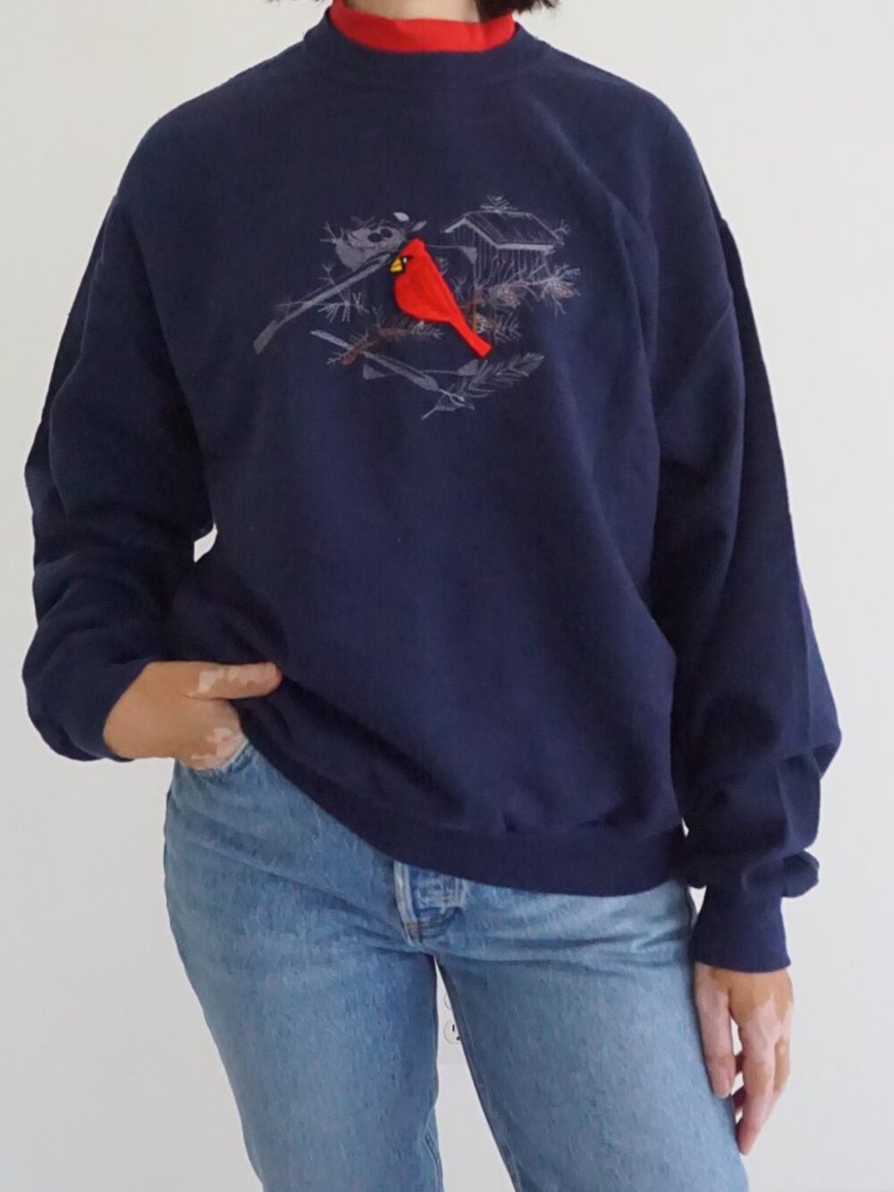 Vintage Jerzees Navy Red Cardinal Bird Feeder Pinecone Embroidered Sweater L